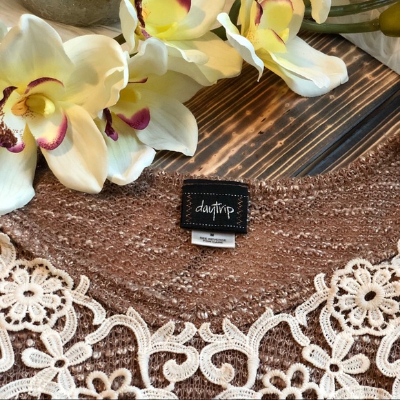 SOLD 𝔻𝕒𝕪𝕥𝕣𝕚𝕡 𝔹𝕝𝕠𝕦𝕤𝕖 - Picture 2 of 2